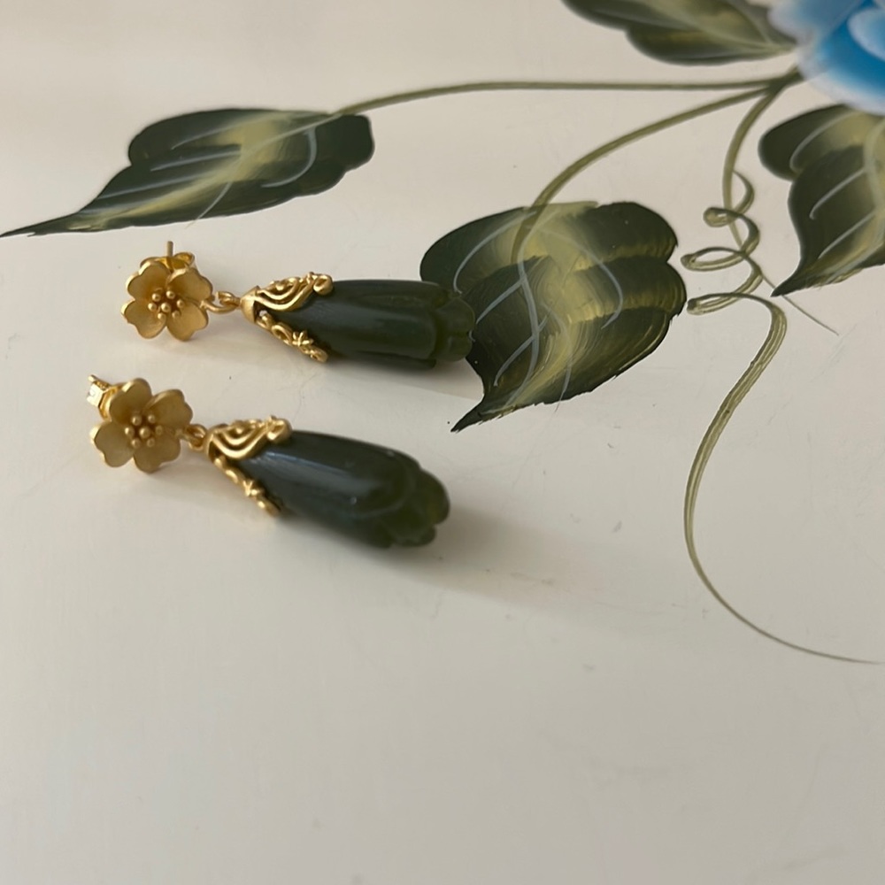 Beautiful  Jade Green beads dangle earrings 14K Gold-Dipped Textured Gold Flower - Picture 13 of 14